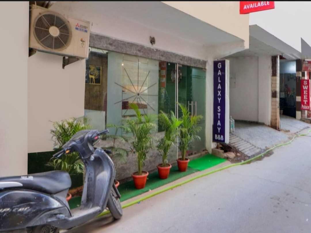 Hotel O Galaxy Stay New Delhi Extérieur photo