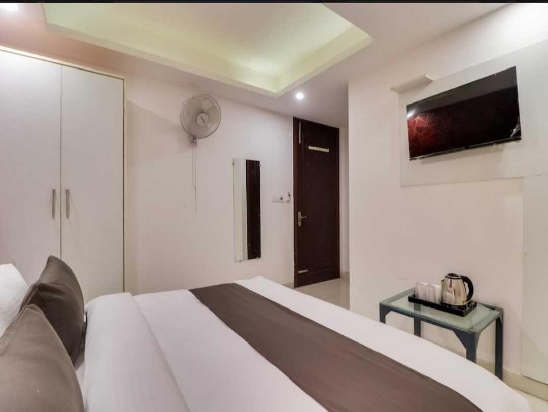 Hotel O Galaxy Stay New Delhi Extérieur photo